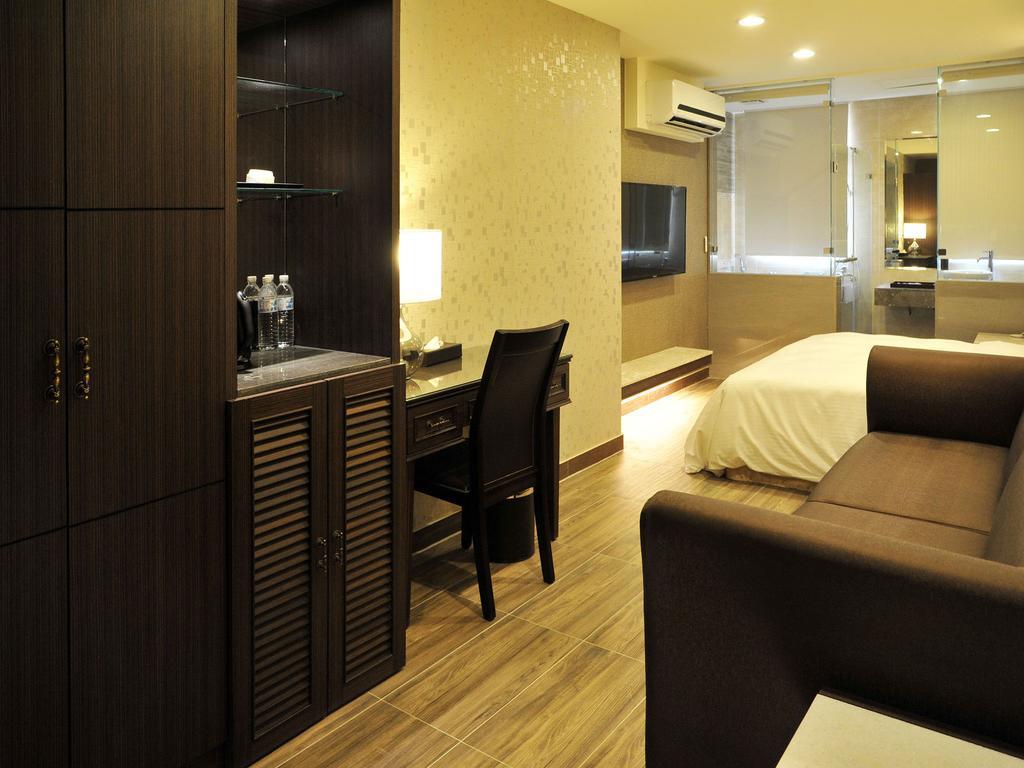 Maple Hotel Тайнань Екстер'єр фото