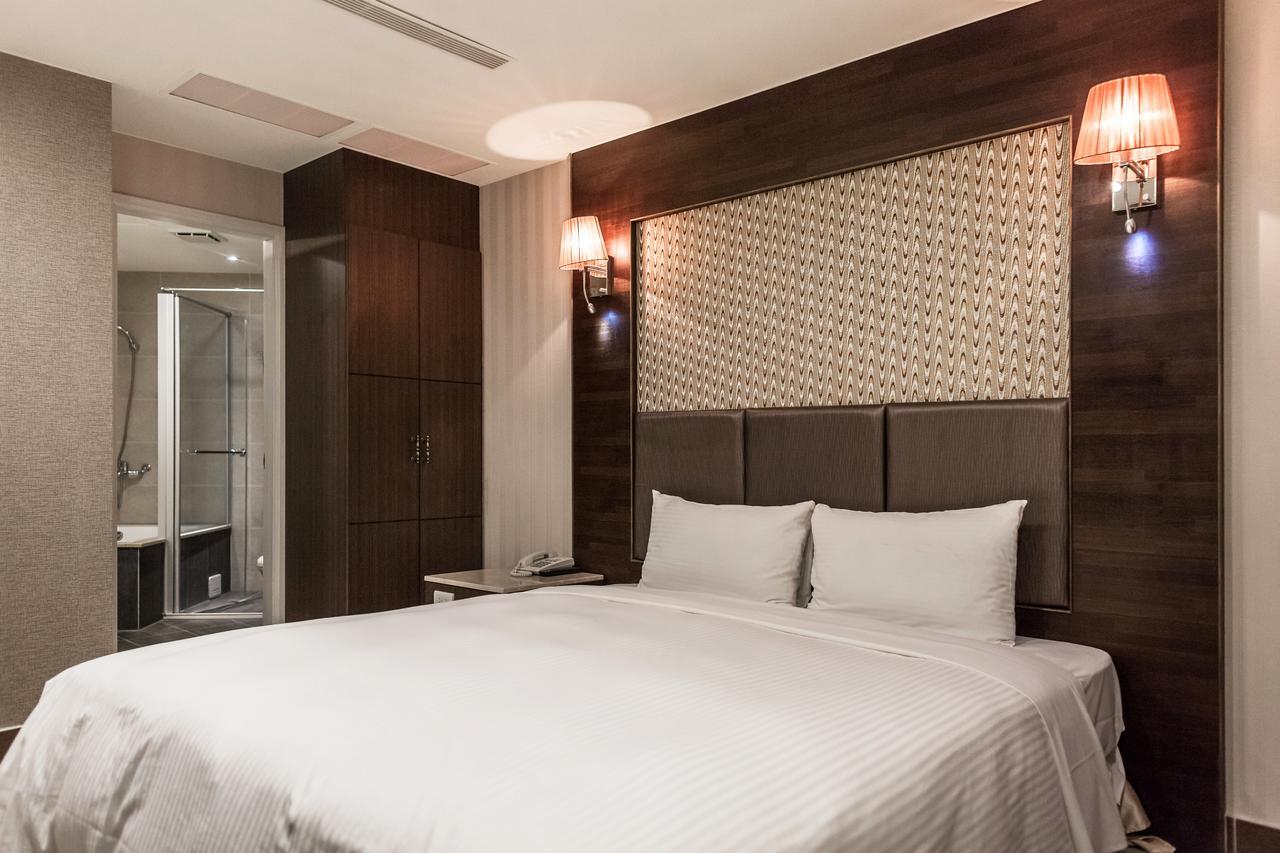 Maple Hotel Тайнань Екстер'єр фото